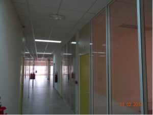 L'intérieur de l'aéroport